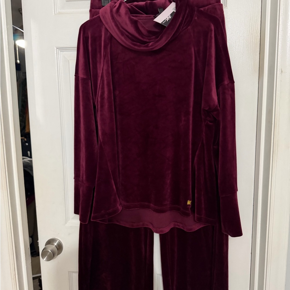 Anne Klein Burgundy Velvet Lounge Set